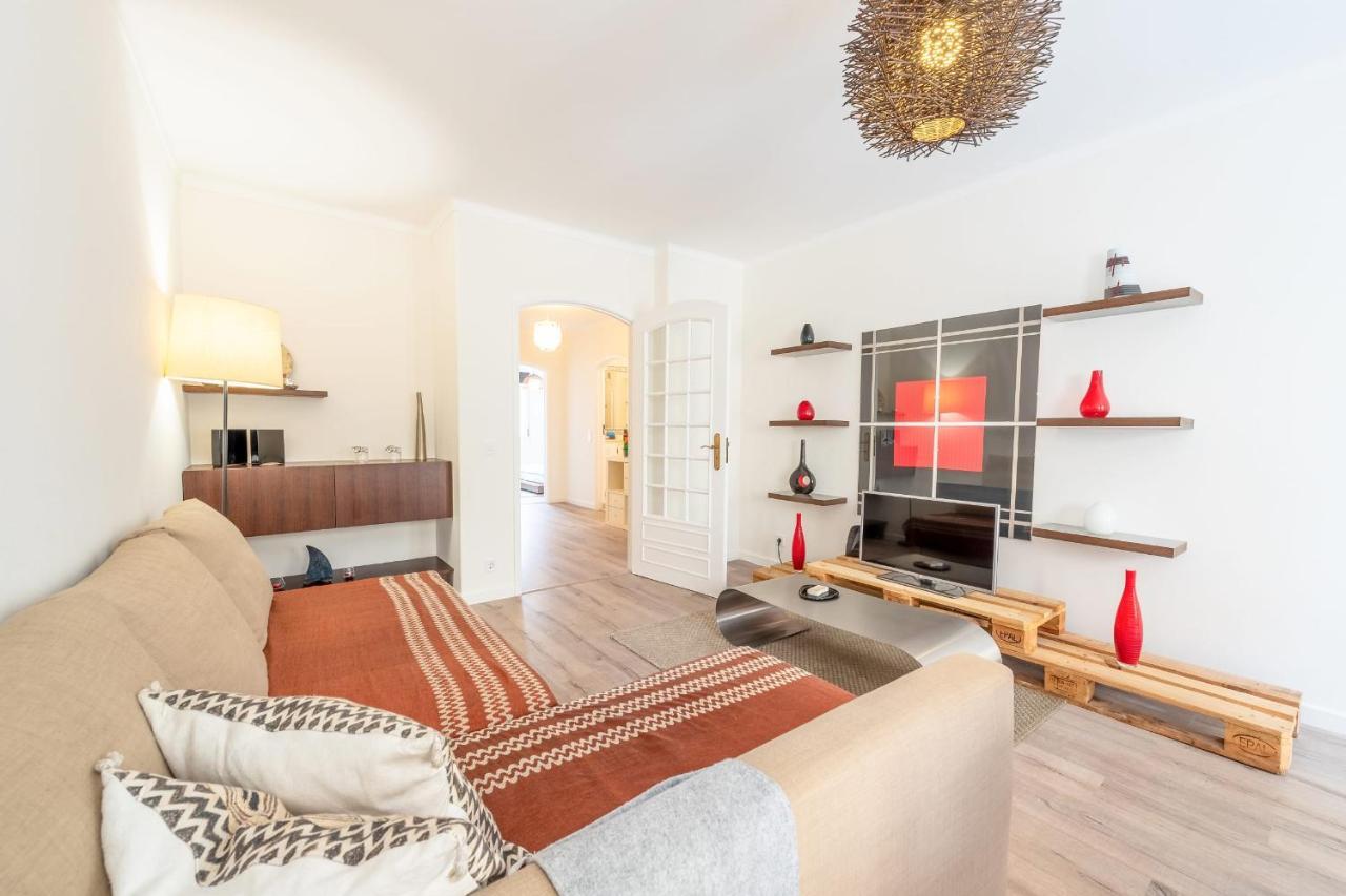 דירות קרקבלוס Guestready - Minimalist Downtown Apt With Terrace מראה חיצוני תמונה