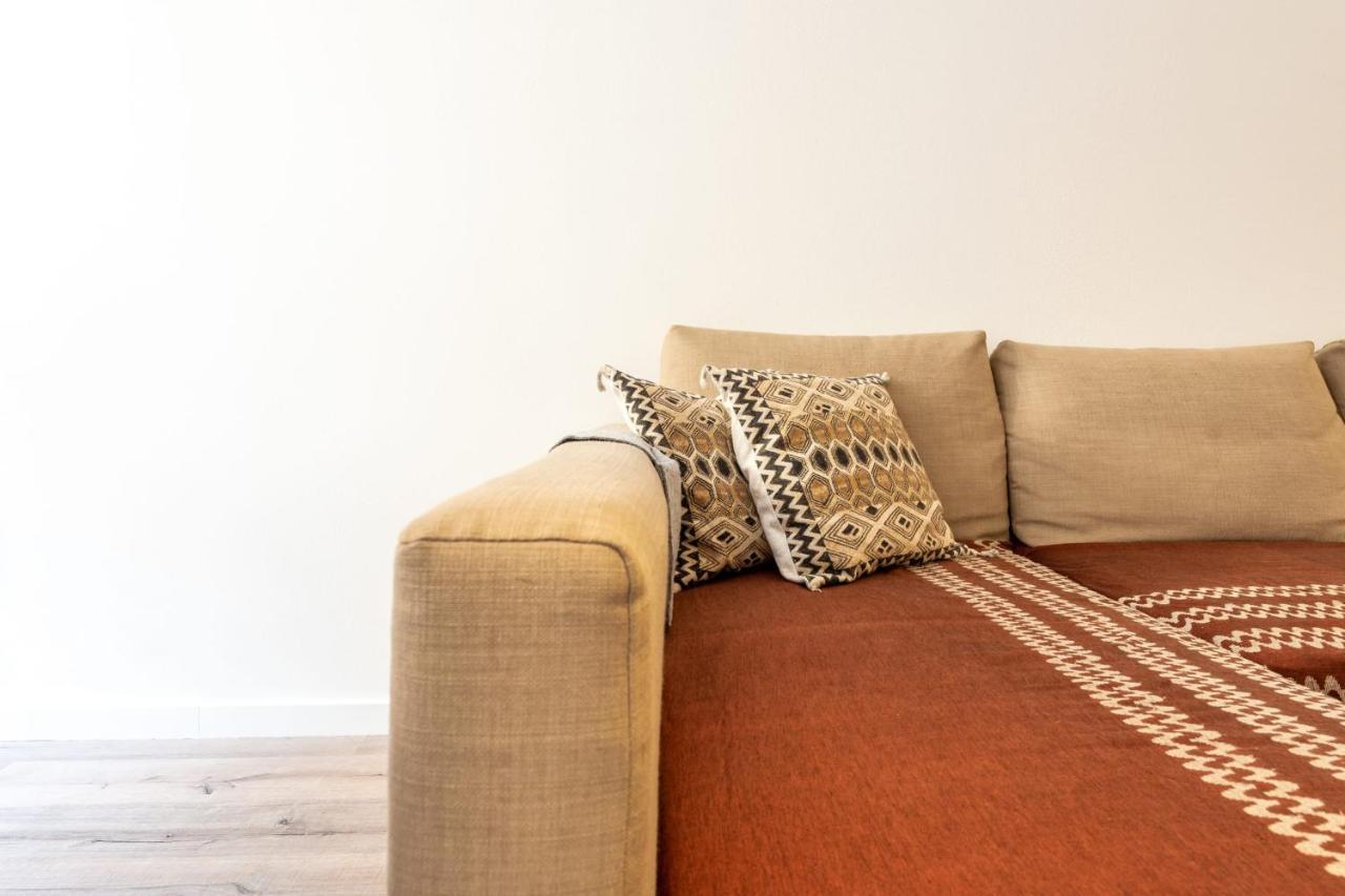 דירות קרקבלוס Guestready - Minimalist Downtown Apt With Terrace מראה חיצוני תמונה