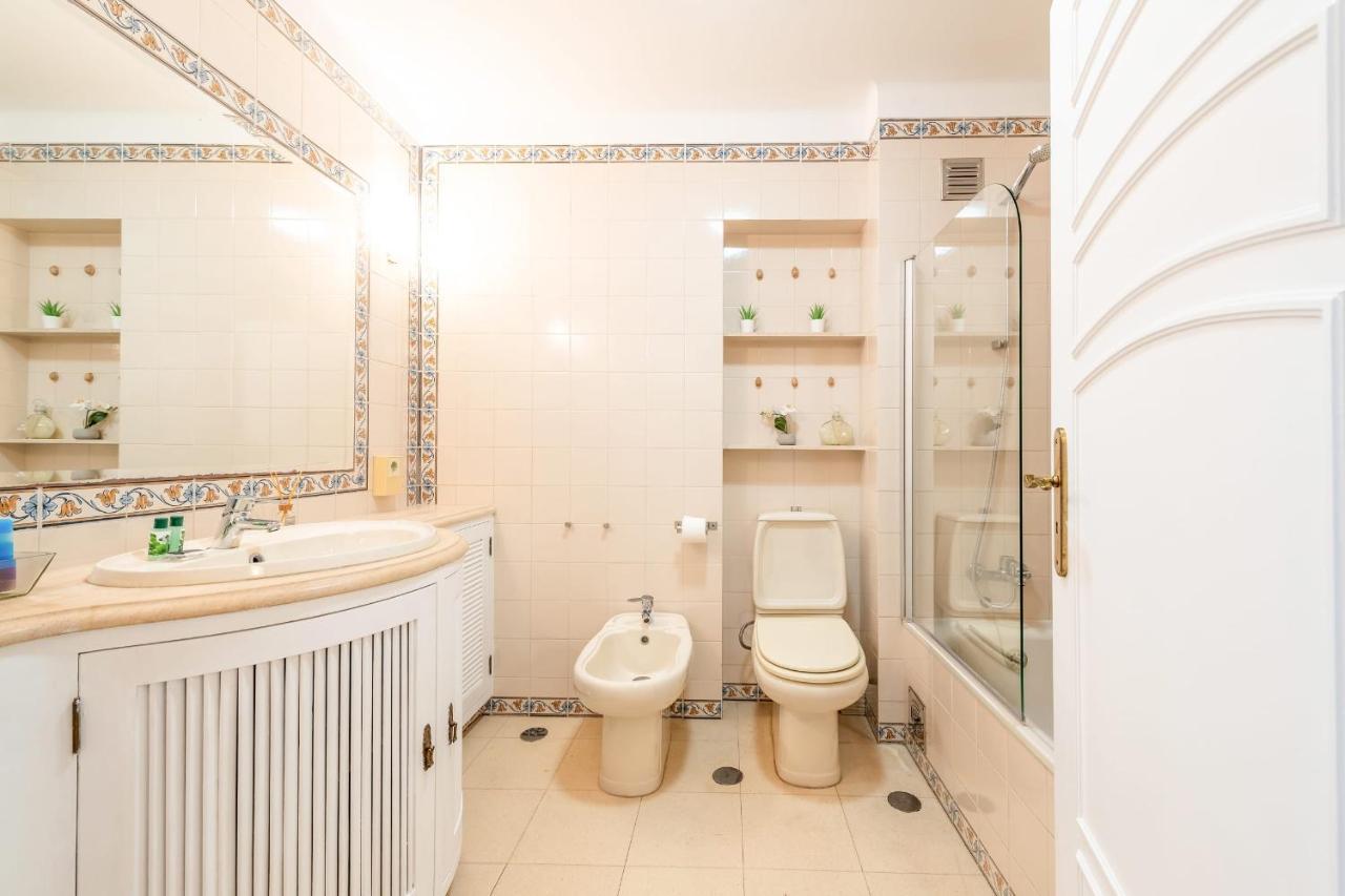 דירות קרקבלוס Guestready - Minimalist Downtown Apt With Terrace מראה חיצוני תמונה